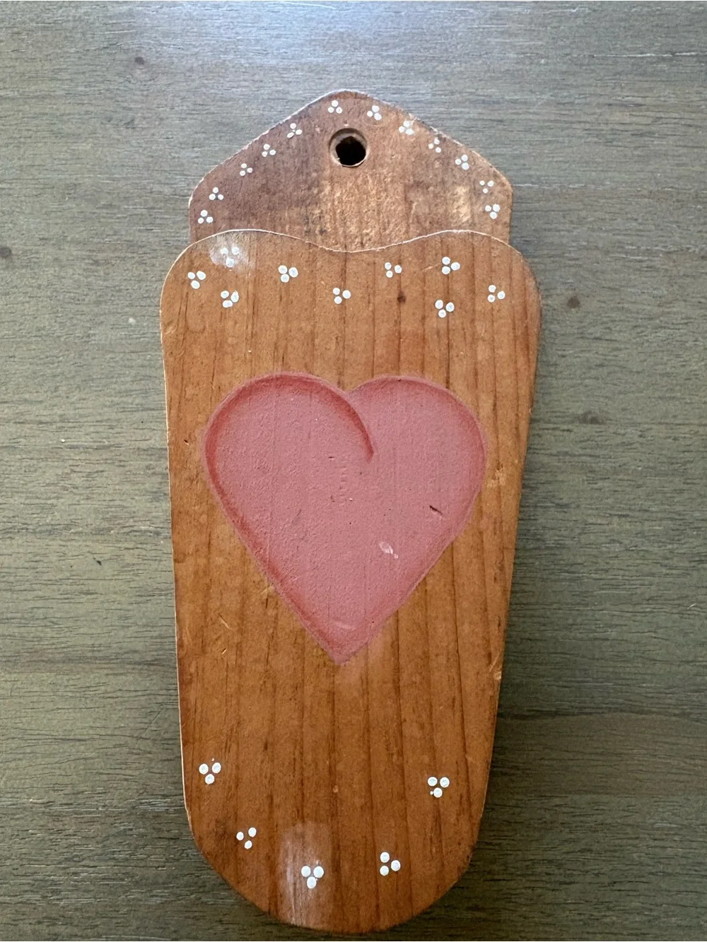 Vintage Cottagecore Hand-Painted Wooden Heart Wall Pocket Scissors Holder Rustic